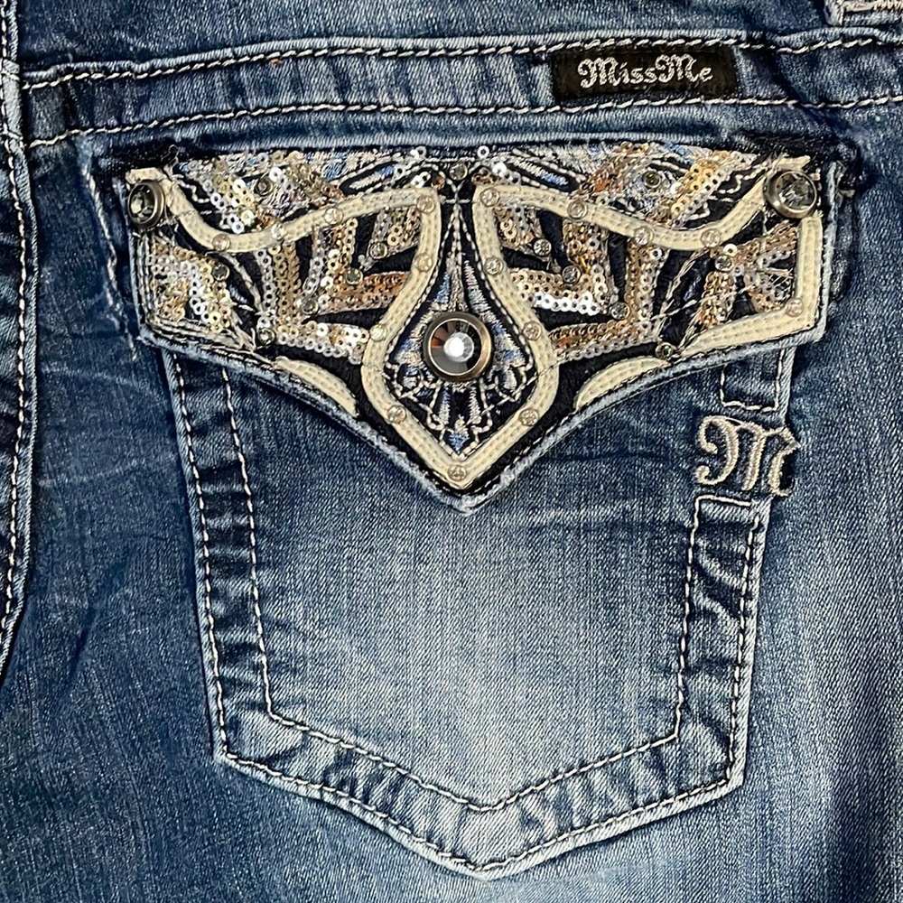 Miss Me Mid-rise Easy Skinny jean